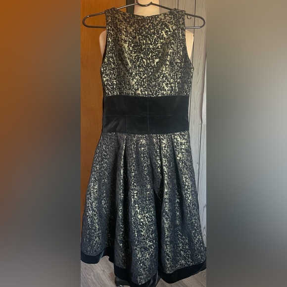 Julien Paris size 2 metallic gold black sleeveless dress - Picture 6 of 12